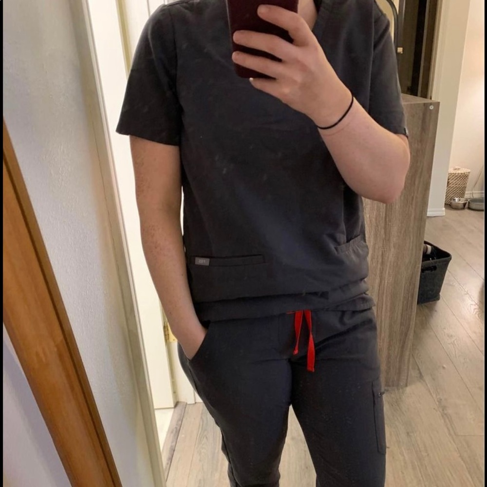 Figs Limited edition CHARCOAL GREY set